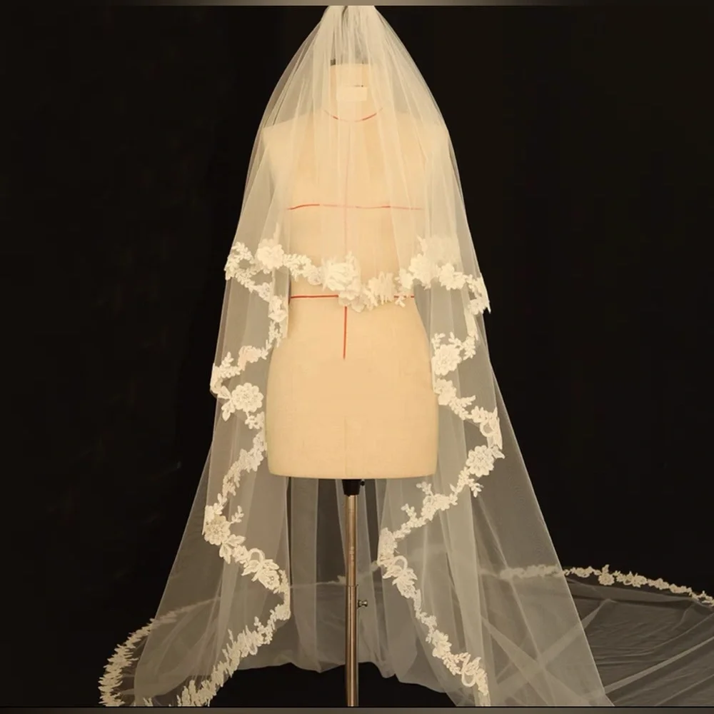 Cathedral Floral Lace Wedding Veil - Picture 5 of 6